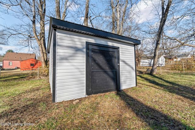 7712 3rd Street Rd, Louisville, KY 40214