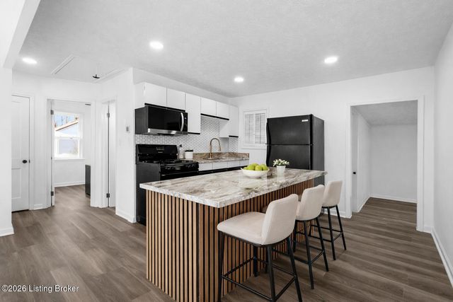 7712 3rd Street Rd, Louisville, KY 40214