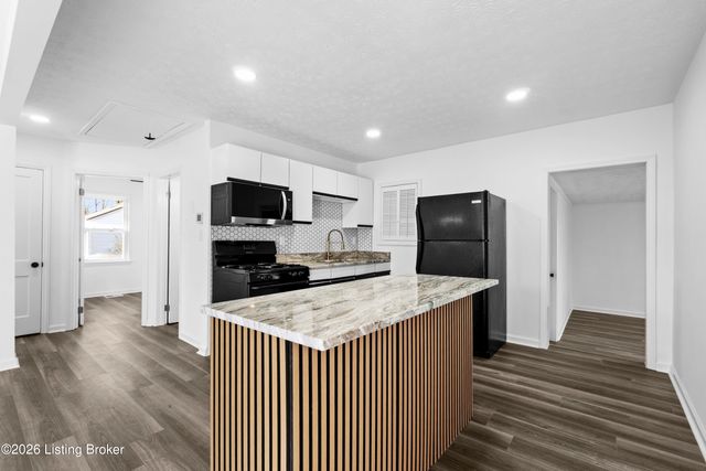 7712 3rd Street Rd, Louisville, KY 40214