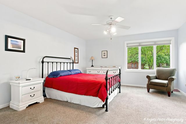 411 N Shepherd Hill Lane, Mchenry, IL 60050