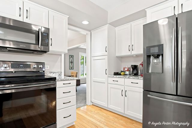 411 N Shepherd Hill Lane, Mchenry, IL 60050