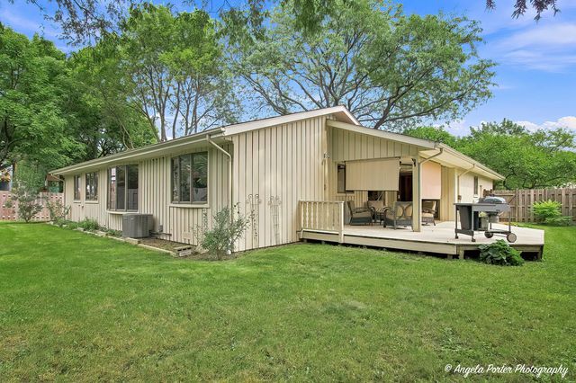 411 N Shepherd Hill Lane, Mchenry, IL 60050