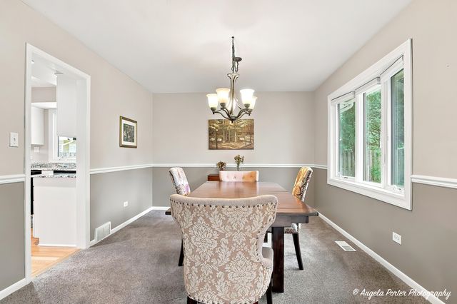 411 N Shepherd Hill Lane, Mchenry, IL 60050
