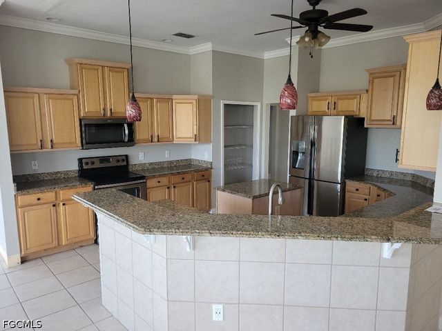 1404 NE 19th AVE, Cape Coral, FL 33909