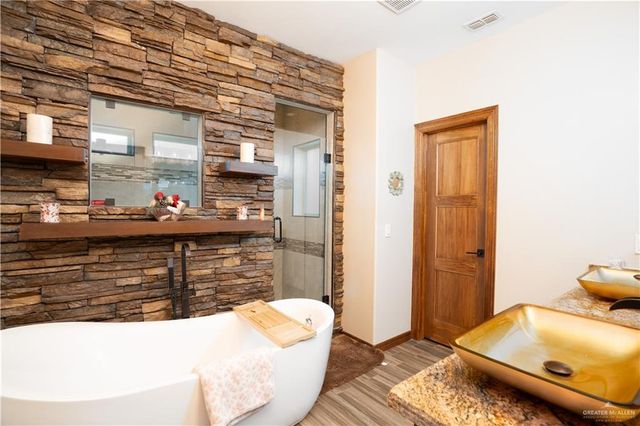 20805 Los Venados Drive, Edinburg, TX 78542