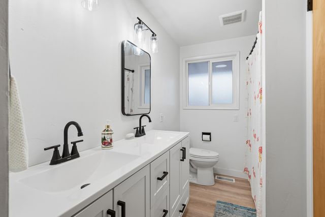 1915 SW 23rd Street, Redmond, OR 97756