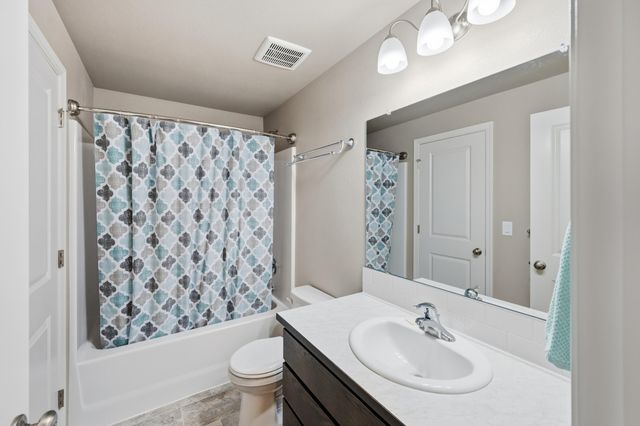 1915 SW 23rd Street, Redmond, OR 97756