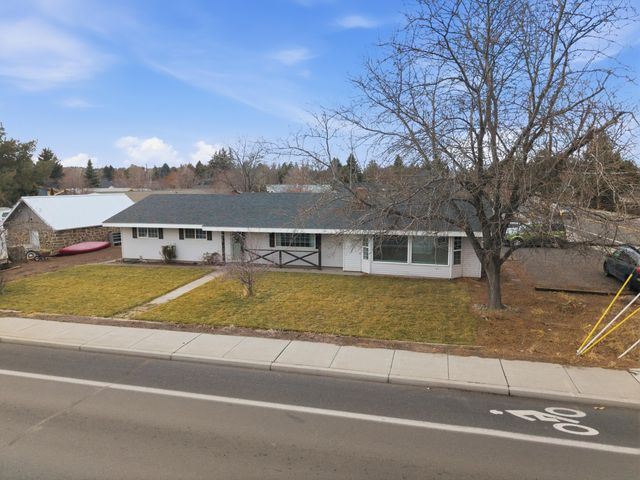 1915 SW 23rd Street, Redmond, OR 97756