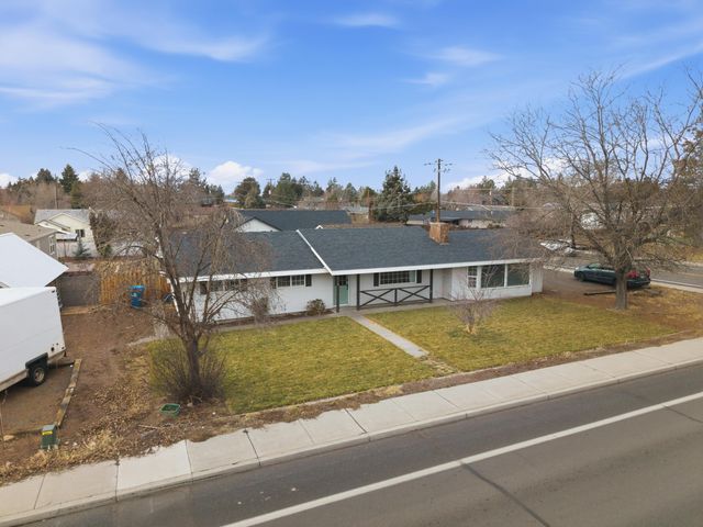 1915 SW 23rd Street, Redmond, OR 97756