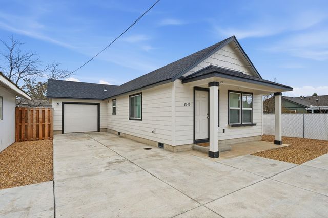 1915 SW 23rd Street, Redmond, OR 97756