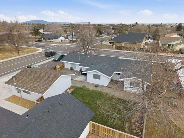 1915 SW 23rd Street, Redmond, OR 97756