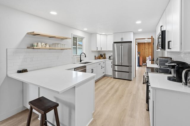 1915 SW 23rd Street, Redmond, OR 97756