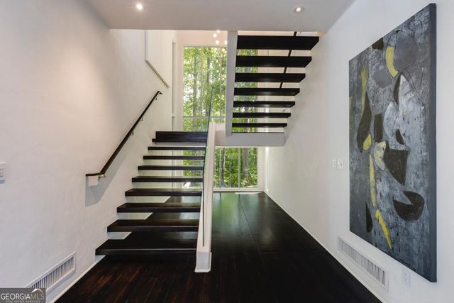 9030 Old Southwick Pass, Alpharetta, GA 30022