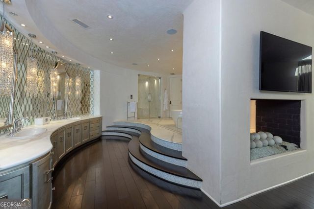9030 Old Southwick Pass, Alpharetta, GA 30022