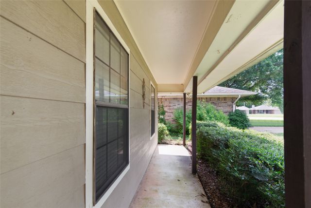 2526 Downs Circle, Bossier City, LA 71111