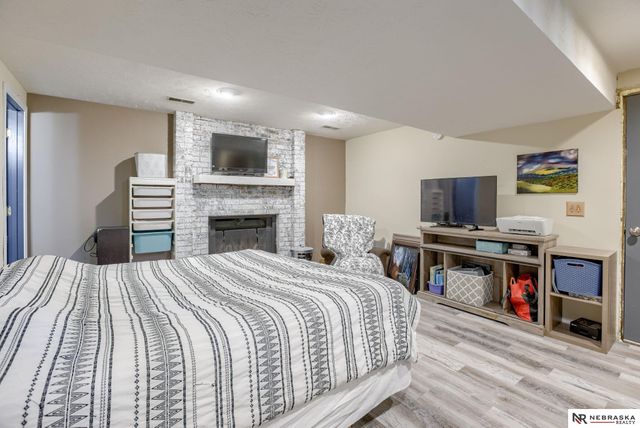 8412 S 142nd Street, Omaha, NE 68138