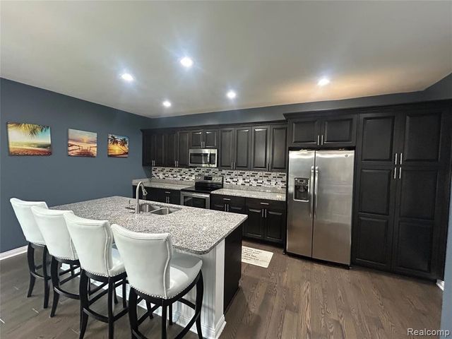 23507 King Drive, Clinton Township, MI 48035