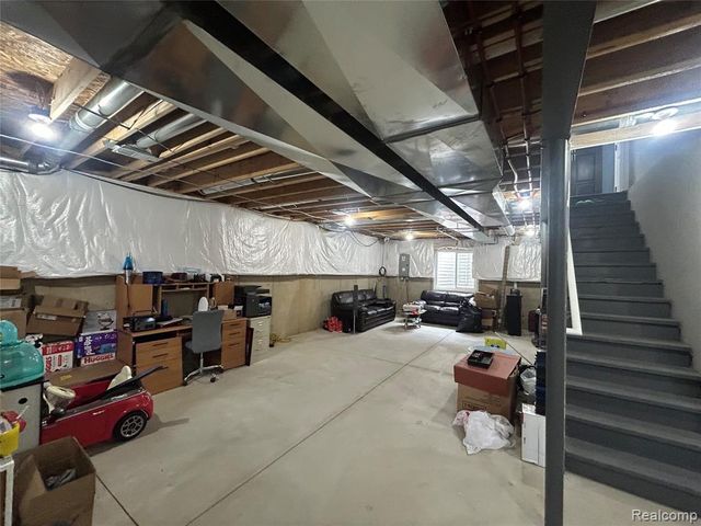 23507 King Drive, Clinton Township, MI 48035