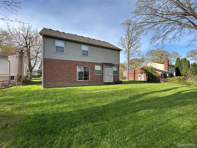 23507 King Drive, Clinton Township, MI 48035