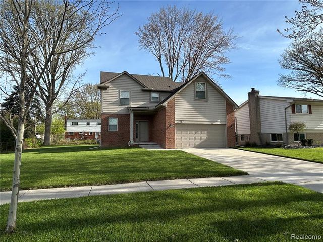 23507 King Drive, Clinton Township, MI 48035