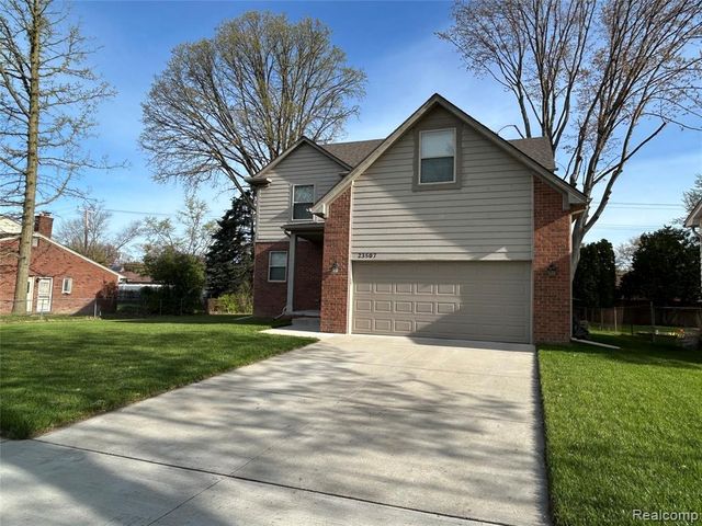 23507 King Drive, Clinton Township, MI 48035