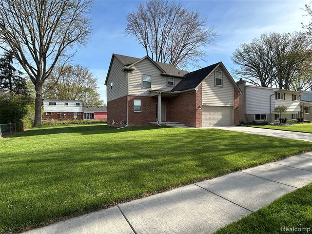 23507 King Drive, Clinton Township, MI 48035