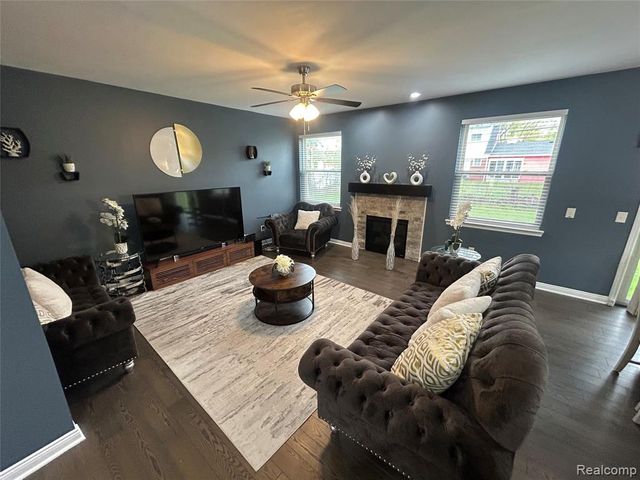 23507 King Drive, Clinton Township, MI 48035