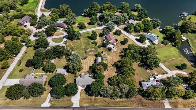 3434 SE Shawnee Heights RD, Tecumseh, KS 66542