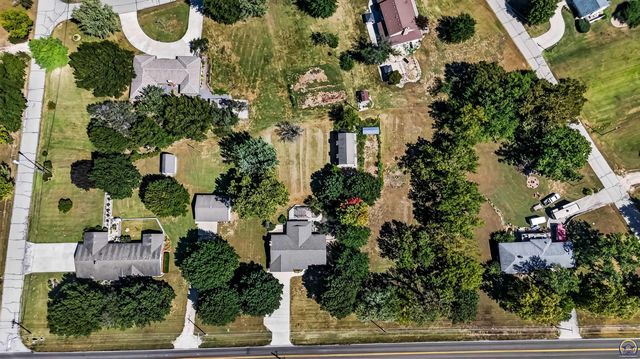 3434 SE Shawnee Heights RD, Tecumseh, KS 66542