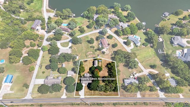3434 SE Shawnee Heights RD, Tecumseh, KS 66542