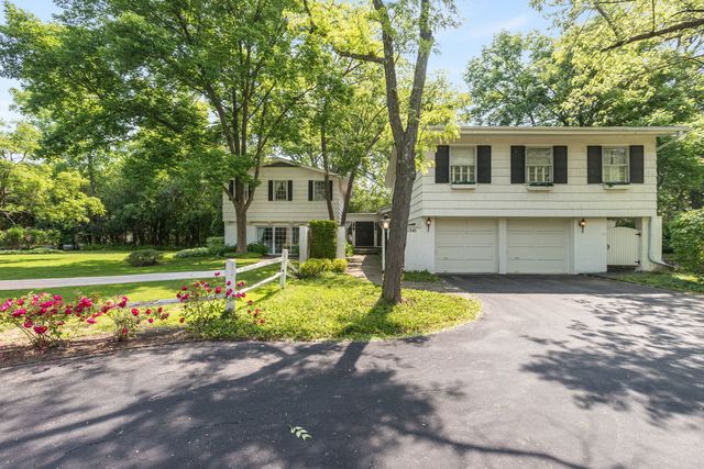 1541 Woodlark Drive, Northbrook, IL 60062