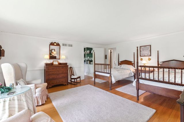 1541 Woodlark Drive, Northbrook, IL 60062
