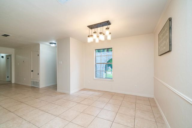 1015 Melinda Dr, Tatum, TX 75691