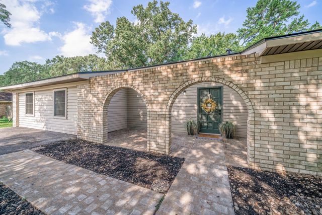 1015 Melinda Dr, Tatum, TX 75691