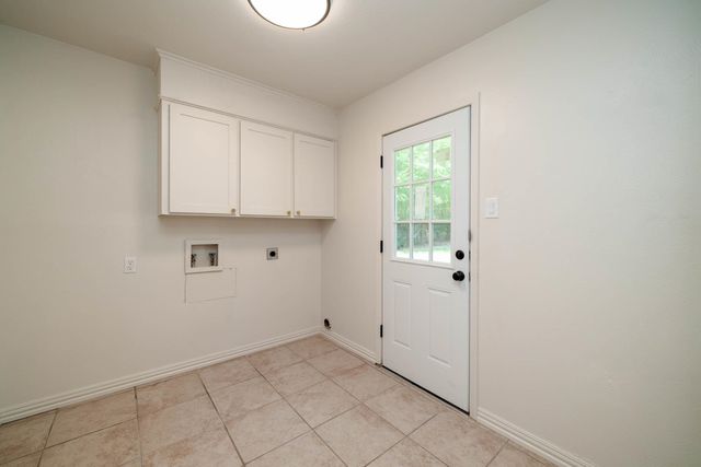 1015 Melinda Dr, Tatum, TX 75691