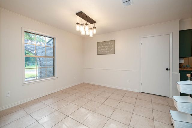 1015 Melinda Dr, Tatum, TX 75691