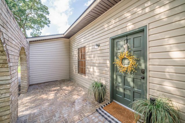 1015 Melinda Dr, Tatum, TX 75691