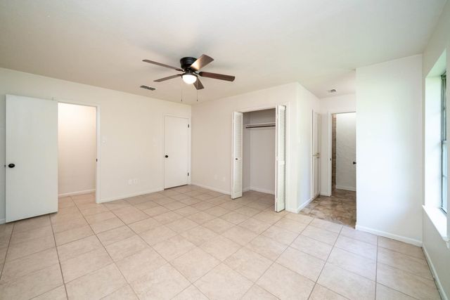 1015 Melinda Dr, Tatum, TX 75691