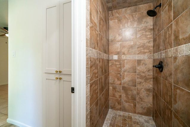 1015 Melinda Dr, Tatum, TX 75691