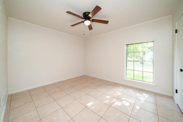 1015 Melinda Dr, Tatum, TX 75691