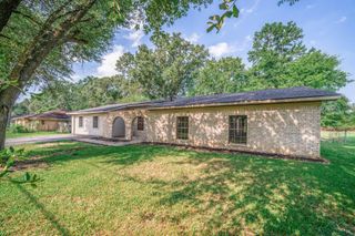 1015 Melinda Dr, Tatum, TX 75691