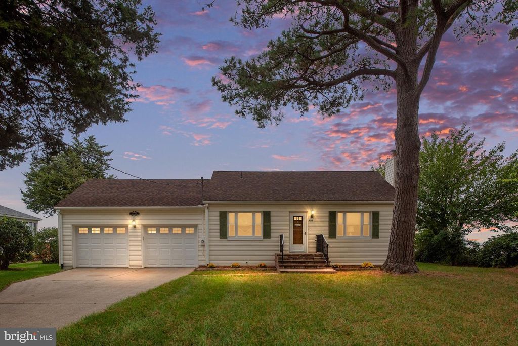 3215 RIVERVIEW DR, Colonial Beach, VA 22443