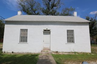 905 Lisbon, Castroville, TX 78009