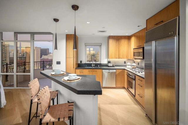 700 W Harbor 2101, San Diego, CA 92101