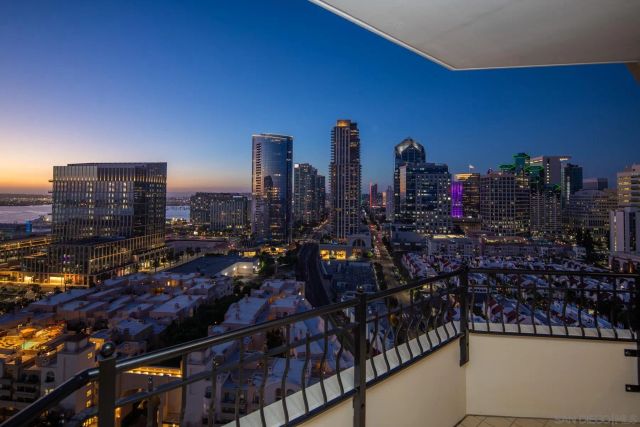 700 W Harbor 2101, San Diego, CA 92101