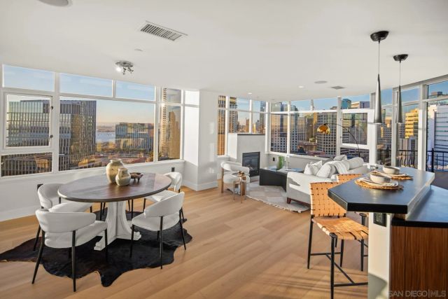 700 W Harbor 2101, San Diego, CA 92101