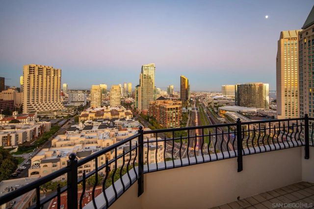 700 W Harbor 2101, San Diego, CA 92101