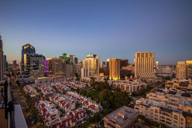 700 W Harbor 2101, San Diego, CA 92101