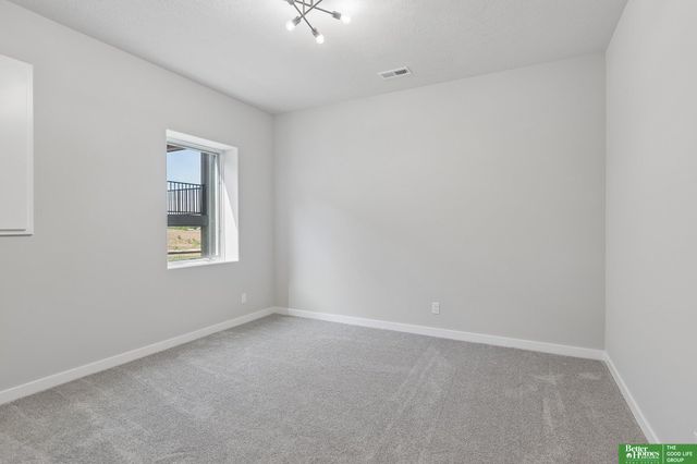 5610 N 198th Street, Elkhorn, NE 68022