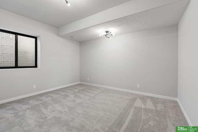 5610 N 198th Street, Elkhorn, NE 68022